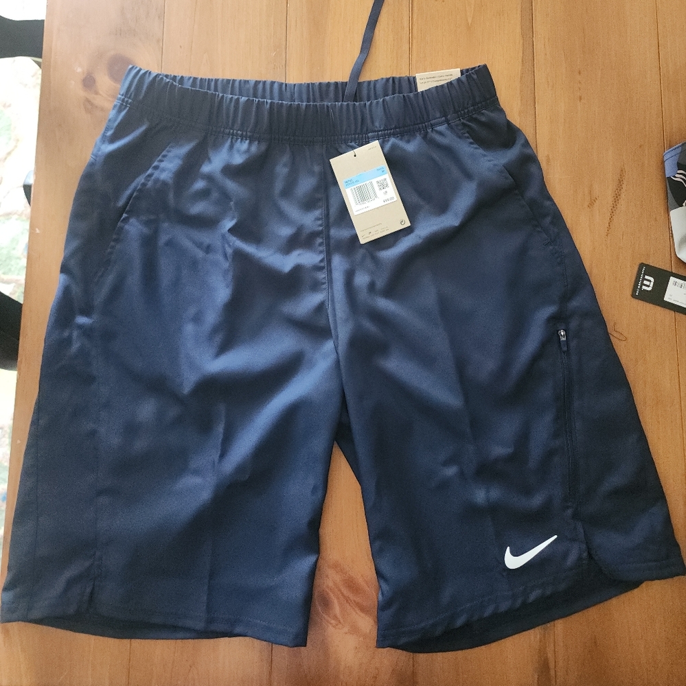 Nike men's men's medium black shorts